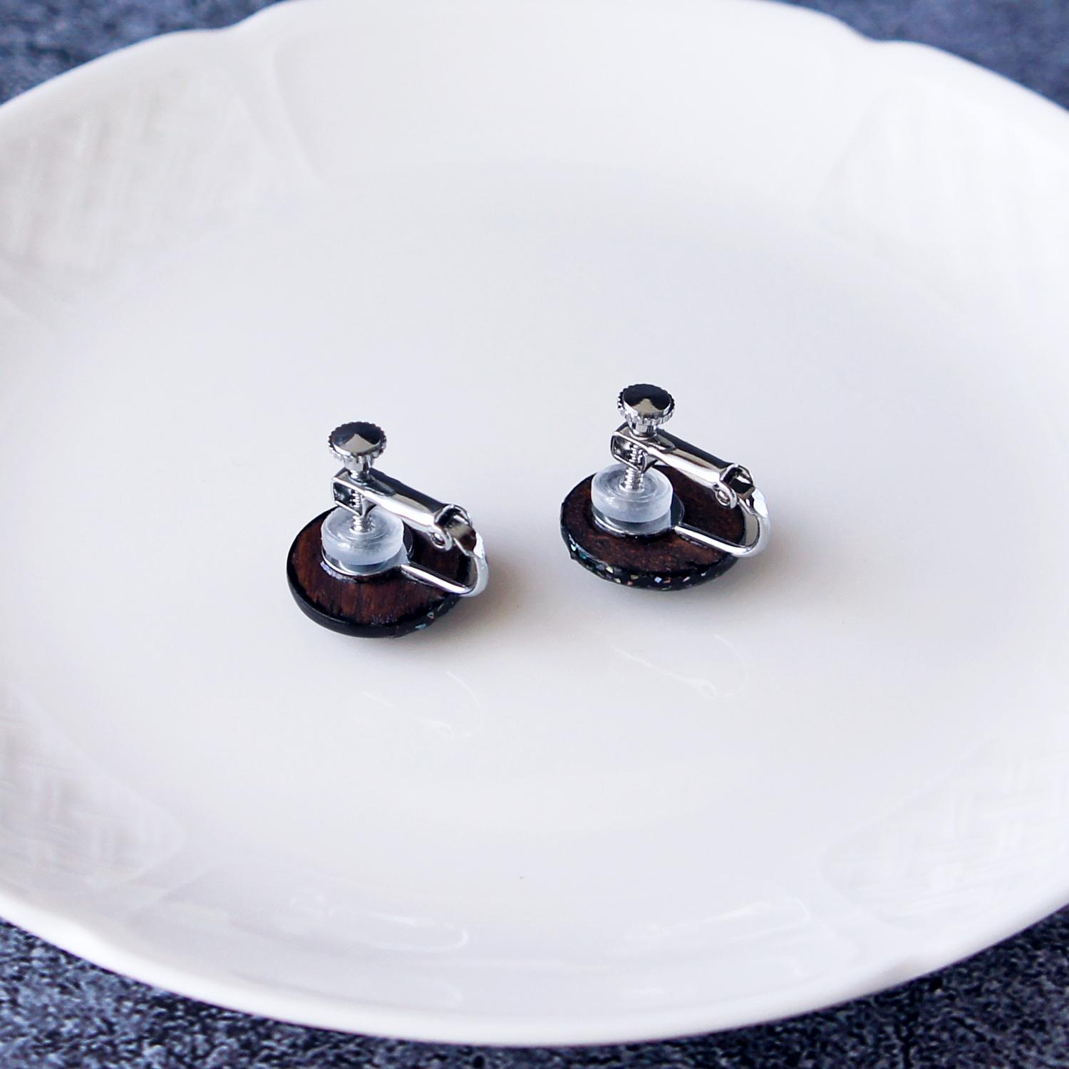 青い三日月　イヤリング　【漆塗り・伝統工芸・螺鈿・ニッケルフリー】 | 4枚目