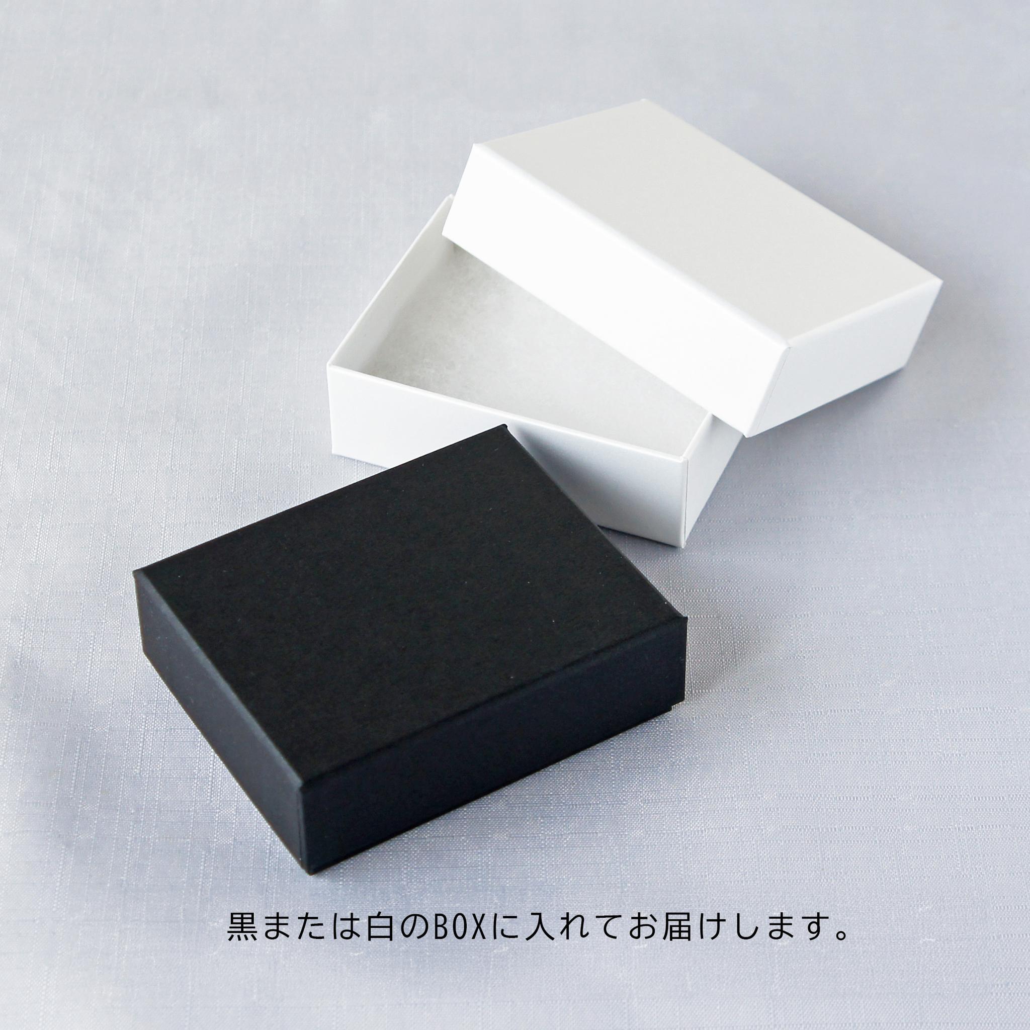 静けさの美　漆塗りイヤリング　丸・黒×銀 | 9枚目