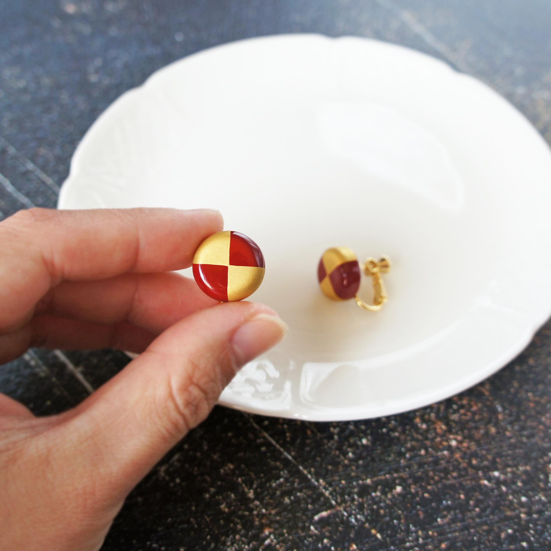 艶やかな美　漆塗りイヤリング　丸・赤×金 | 6枚目