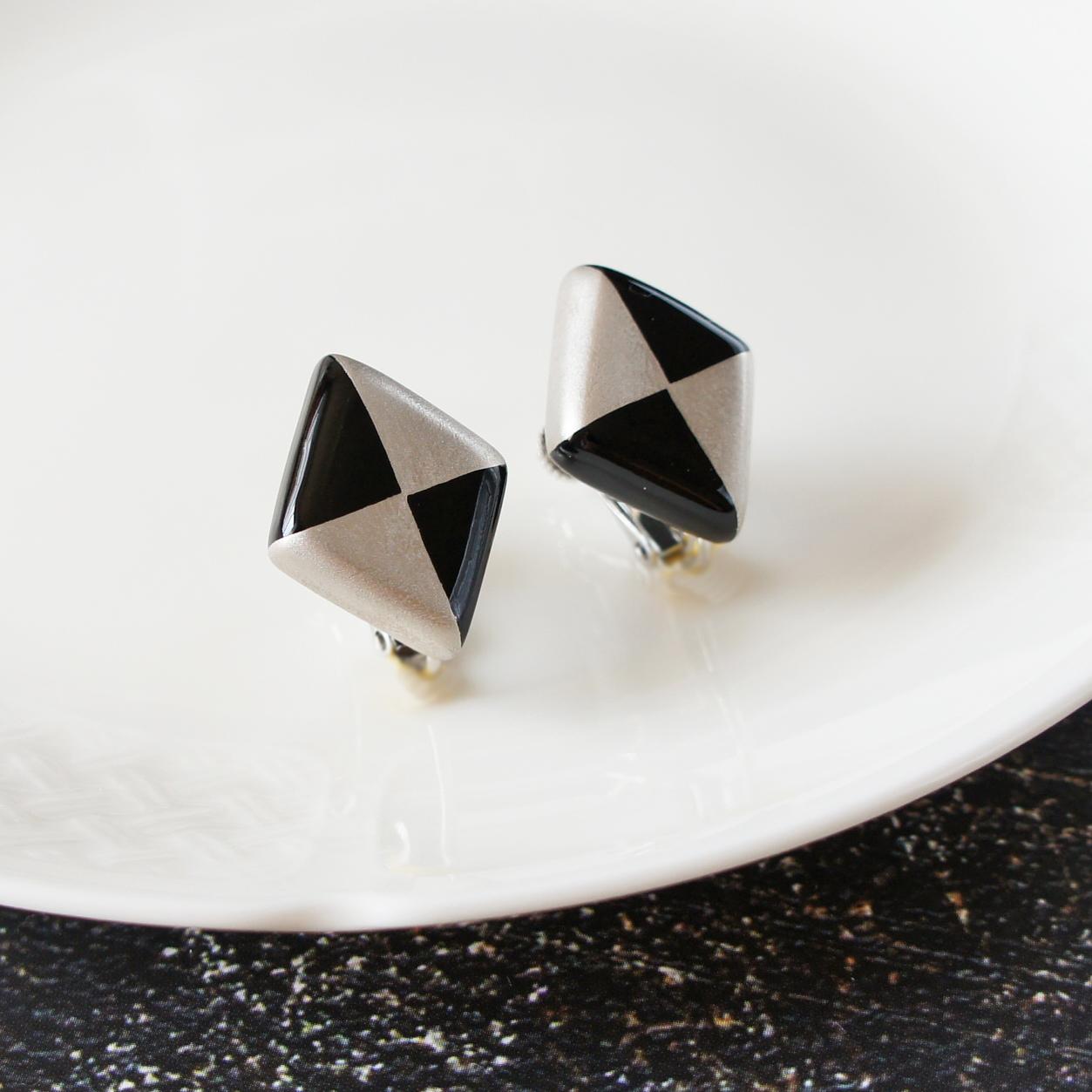 静けさの美　漆塗りイヤリング　ダイヤ・黒×銀 | 2枚目