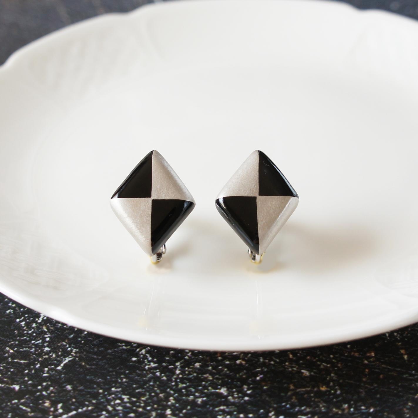 静けさの美　漆塗りイヤリング　ダイヤ・黒×銀 | 3枚目