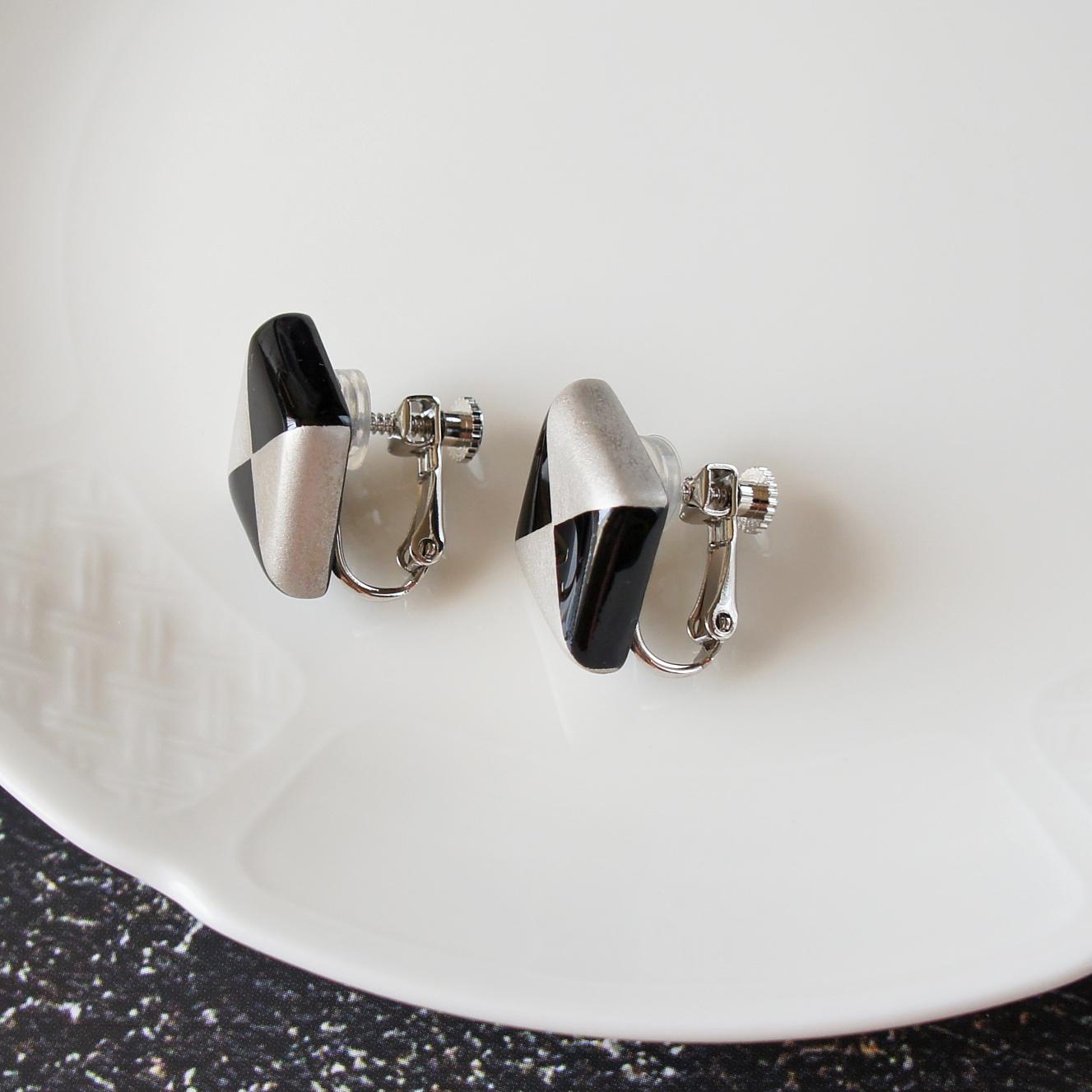 静けさの美　漆塗りイヤリング　ダイヤ・黒×銀 | 4枚目