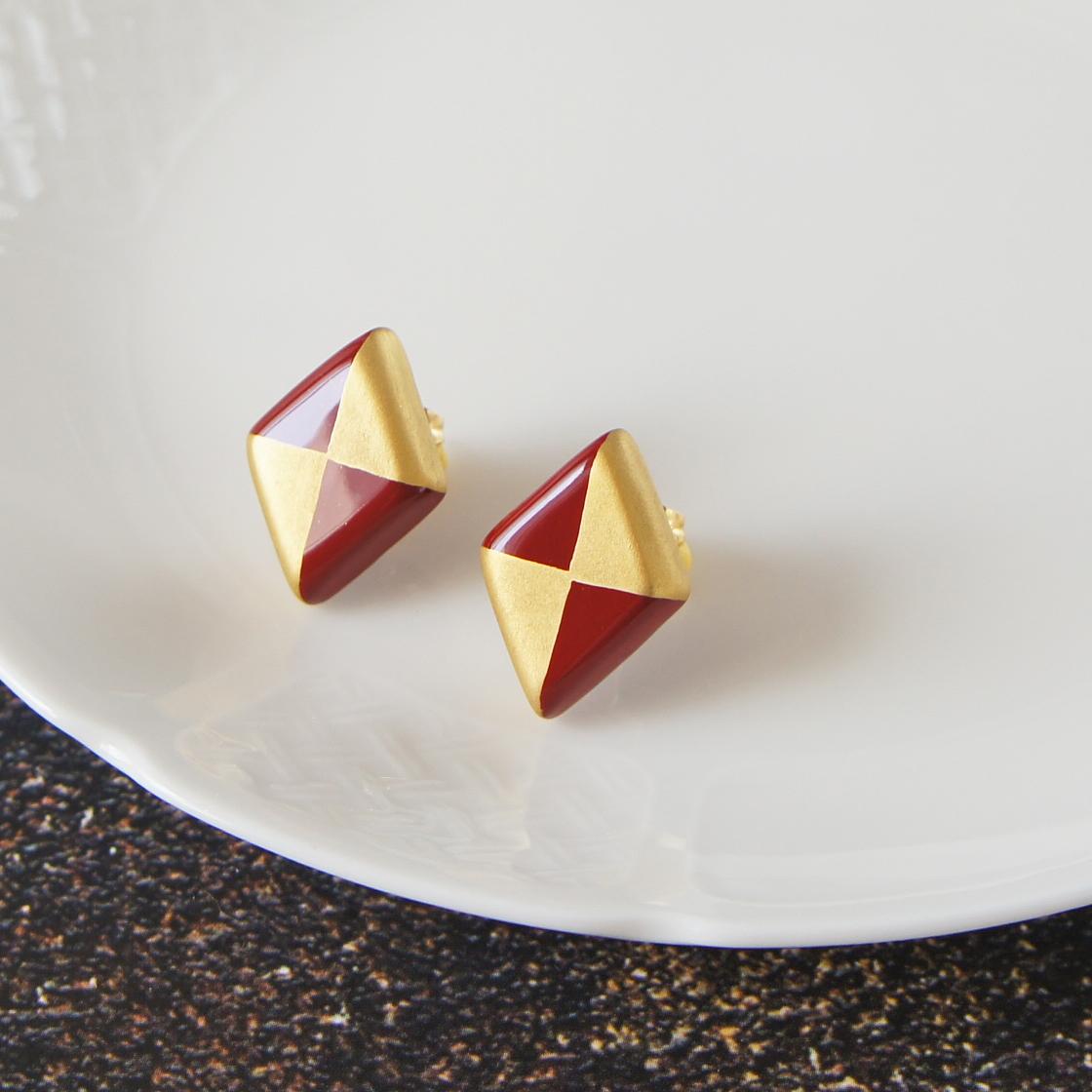 【ワケありな逸品】艶やかな美　漆塗りピアス　ダイヤ・赤×金 | 3枚目