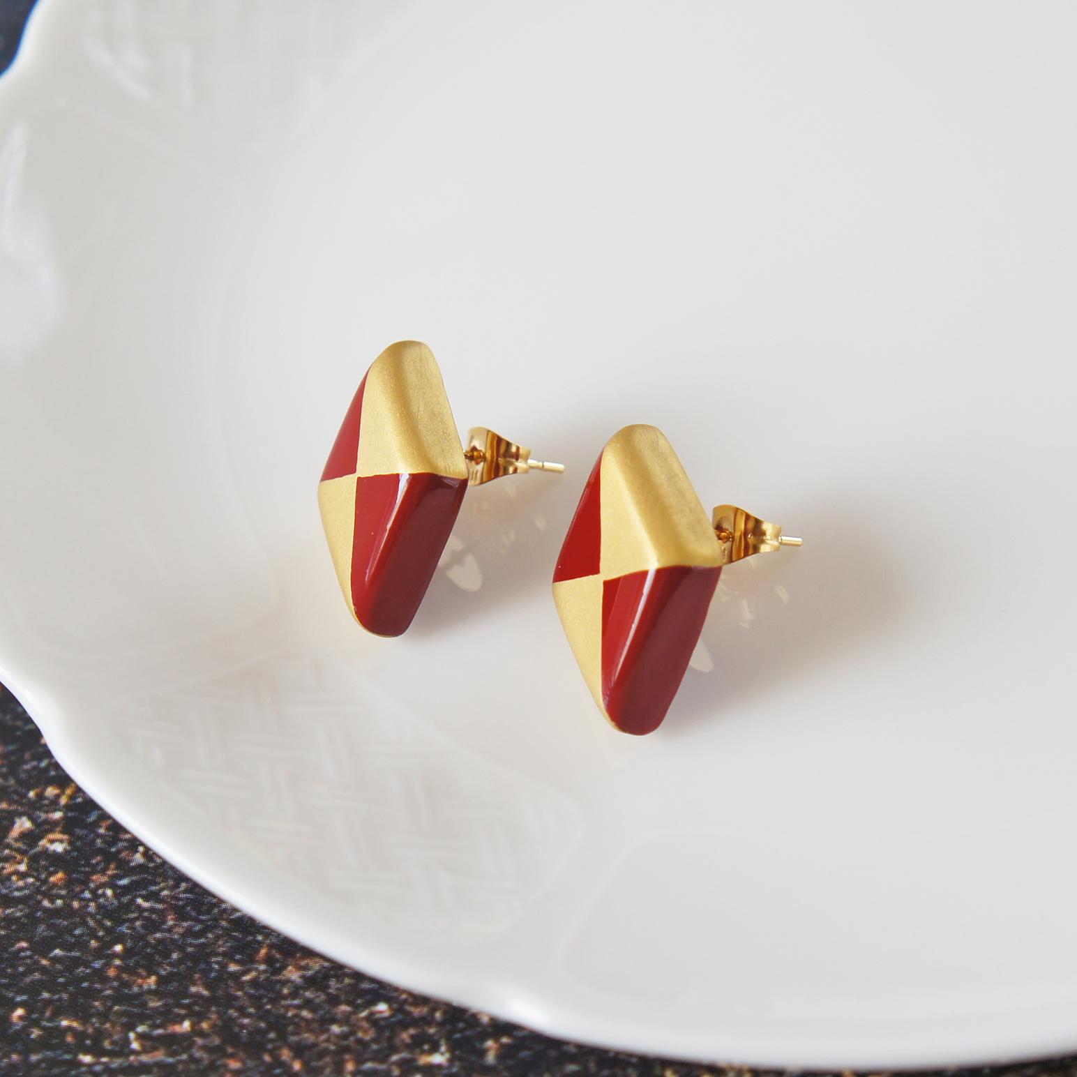 【ワケありな逸品】艶やかな美　漆塗りピアス　ダイヤ・赤×金 | 4枚目