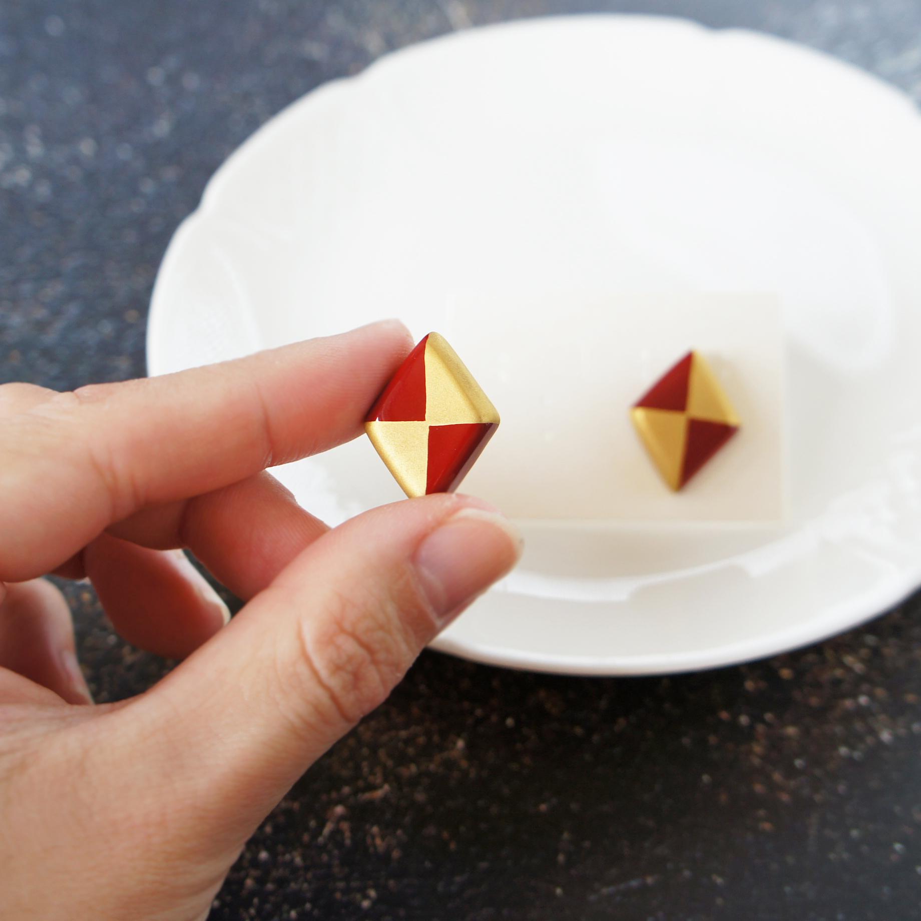 【ワケありな逸品】艶やかな美　漆塗りピアス　ダイヤ・赤×金 | 6枚目