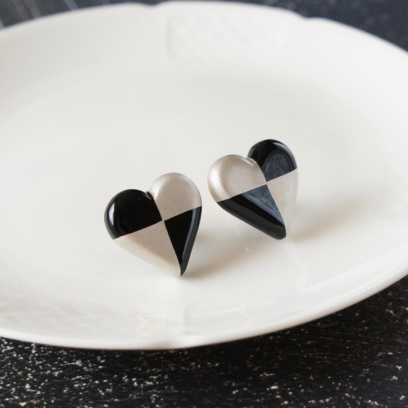 和の心　漆塗りピアス　ハート・黒×銀 | 3枚目