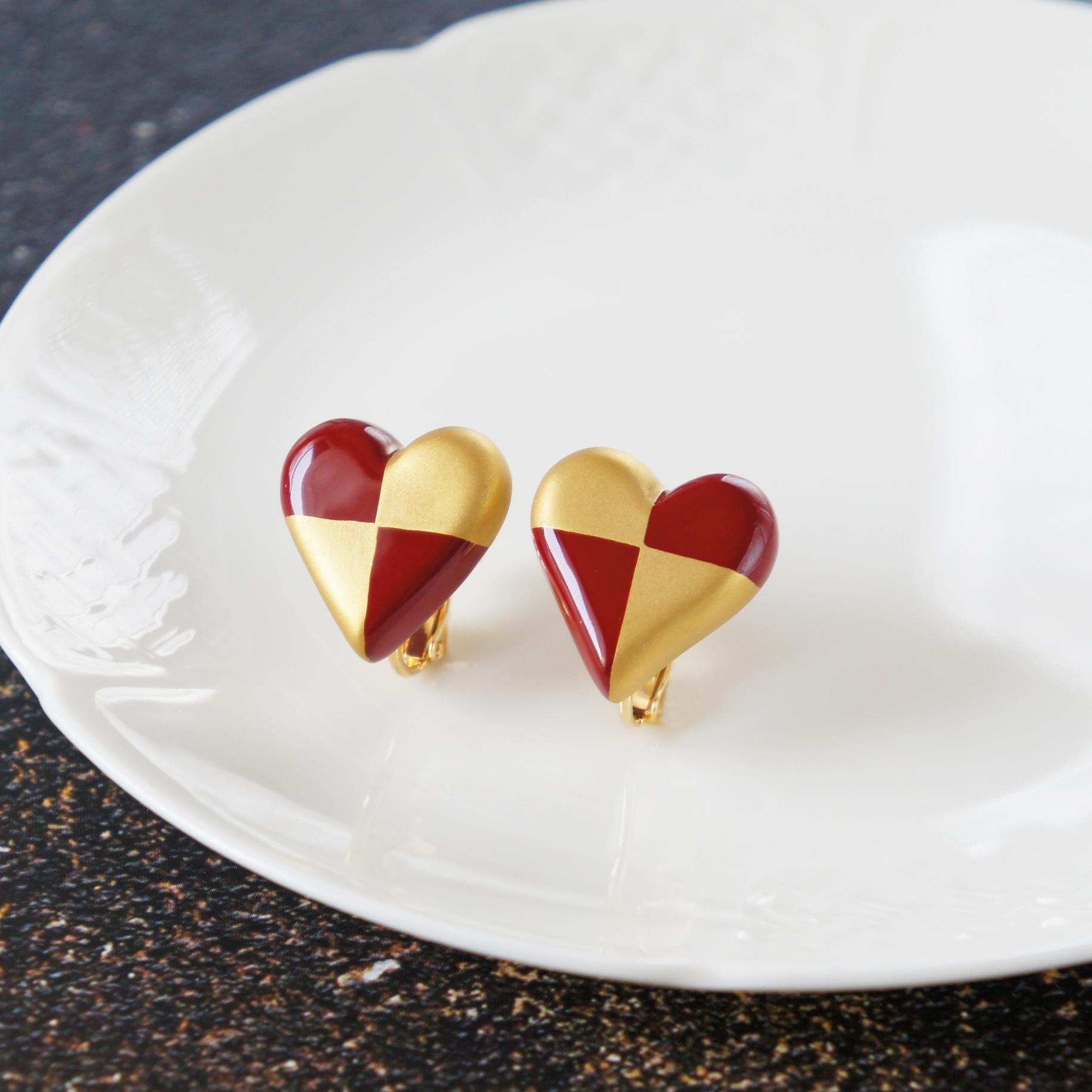 和の心　漆塗りイヤリング　ハート・赤×金1枚目の画像